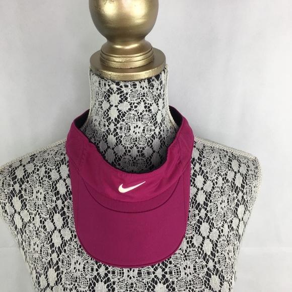 Nike Accessories - Nike Sports Visor